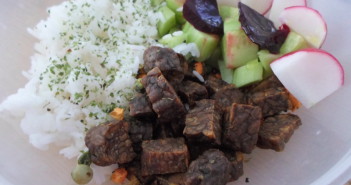 Krabičková dieta – jídlo přímo do domu Krabičkový oběd - seitan, rýže