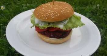 Řepný burger Hamburger z červené řepy